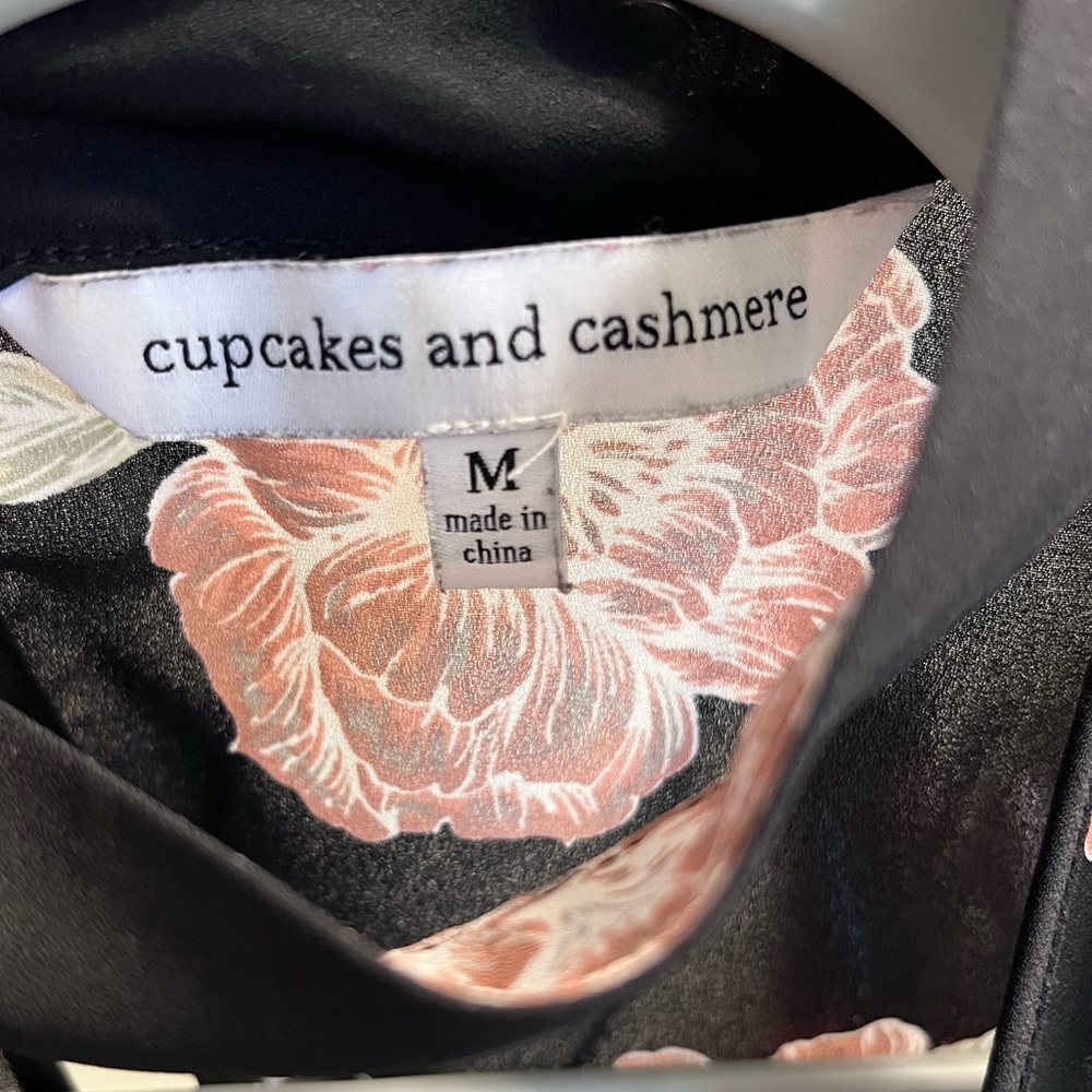 Cupcakes & Cashmere Jon Cold Shoulder Floral Print Tie Sleeve Blouse Girly Date - Picture 5 of 9